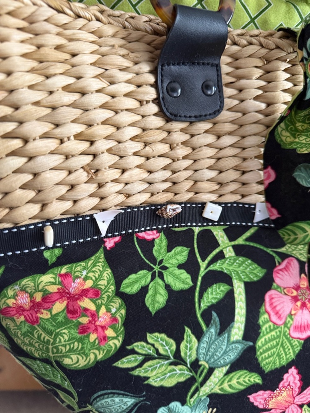 Vera Bradley large wicker tote beach bag - Picture 5 of 8